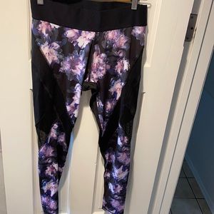 Ankle Length leggings with mesh detail